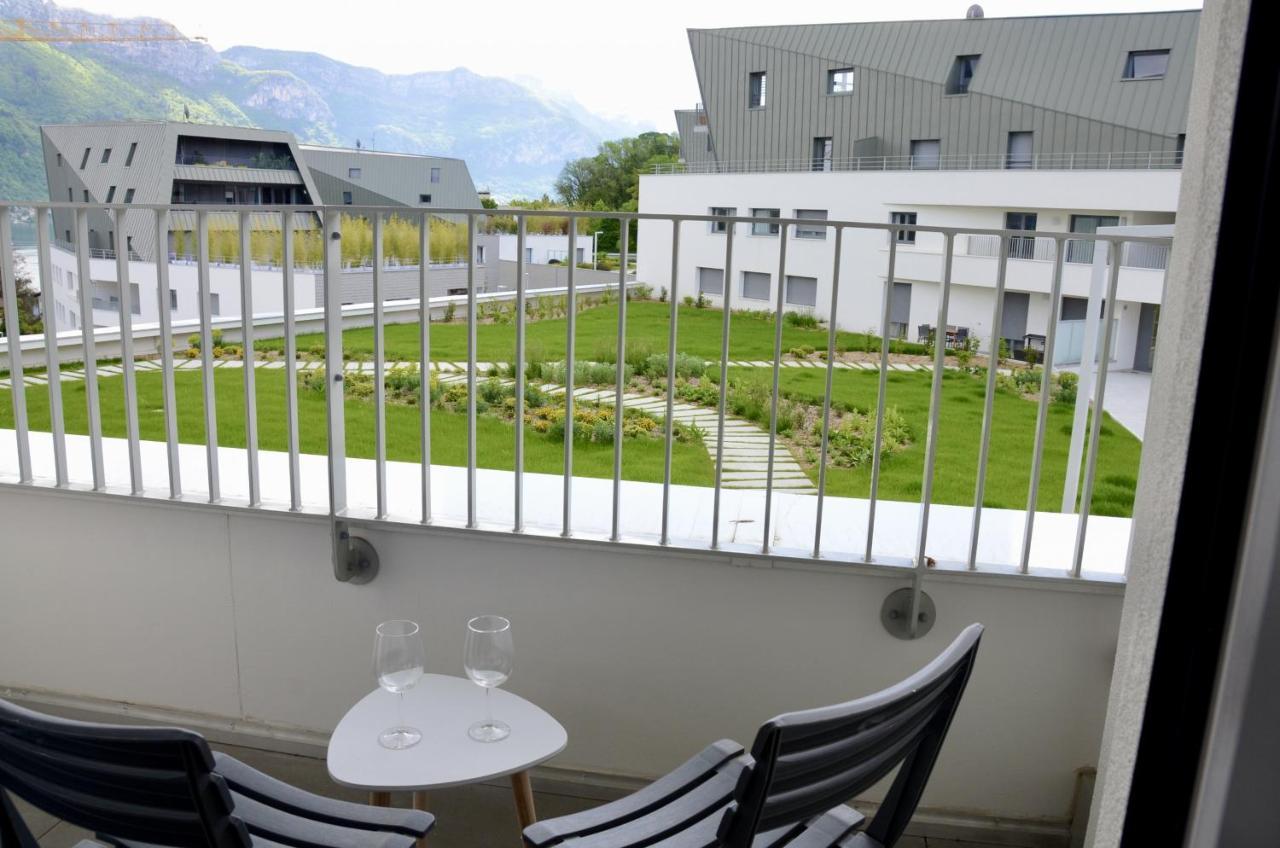 View Point Lake And Mountains Annecy Exteriör bild